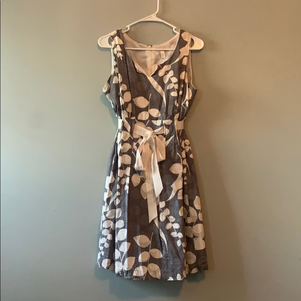 Gray & white pattern dress